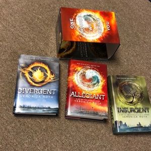 Divergent book trilogy
